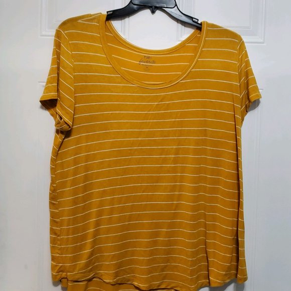 Rue21 + favorite relaxed T-Shirt - Picture 1 of 13